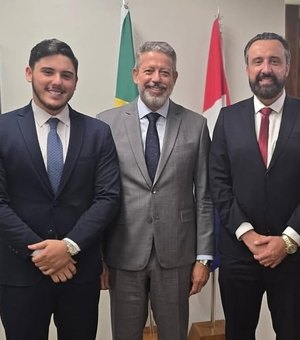 Trabalho de Arthur Lira garante avanço das obras de residencial na Barra de São Miguel