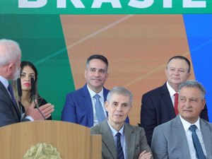 Durante cerimônia no Planalto, Paulo Dantas enfatiza avanços de Alagoas e apoia a CNH do Brasil