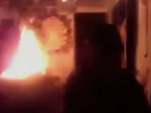 [Vídeo] Grupo ateia fogo em corpo durante funeral