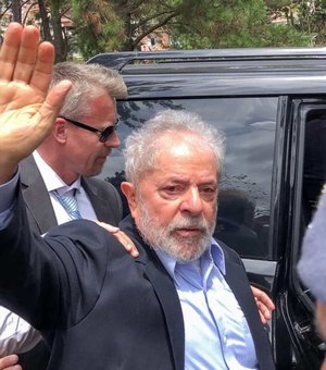 Defesa se reúne com Lula para decidir sobre semiaberto