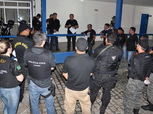 Delegados, escrivães e agentes de polícia são homenageados 