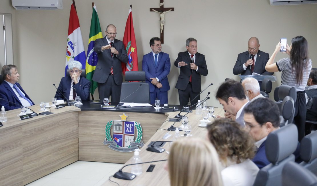 Conselho Superior do MPAL dá posse a três novos procuradores de Justiça