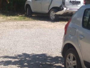 Colisão entre dois carros deixa um homem ferido na Rodovia AL 101 Norte