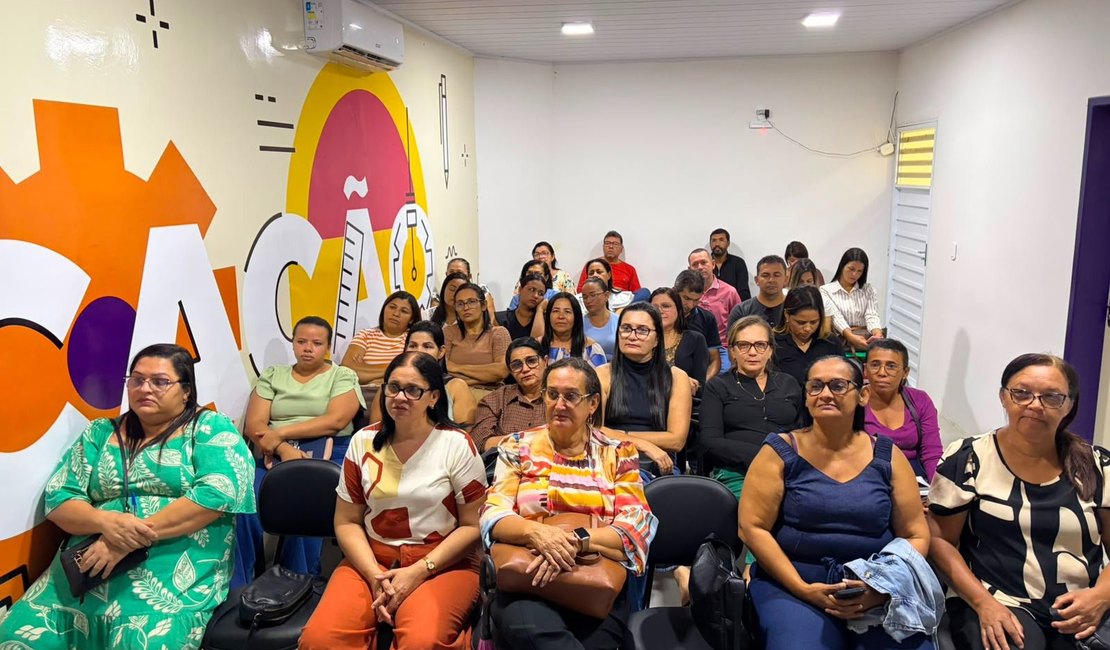 Diretores da rede municipal de Traipu participam de formação sobre alimentação escolar