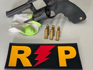 Suspeito é preso com revólver de calibre 38 e munições, em Santana do Ipanema