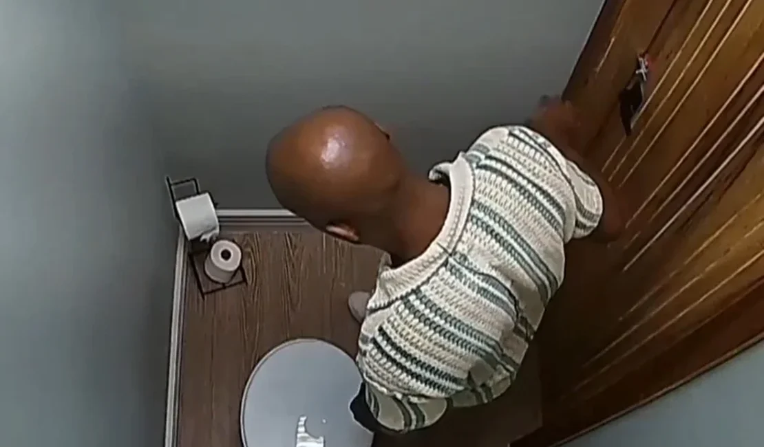 Casa do Patrão expõe participante urinando e gera polêmica na web