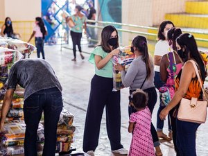 Prefeitura entrega 7 mil cestas básicas à população em situação de vulnerabilidade social