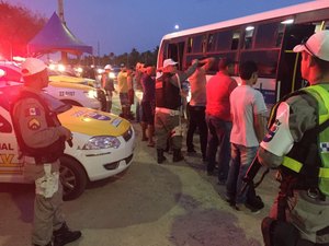 Operação retira quatro veículos de circulação na AL-101 Sul