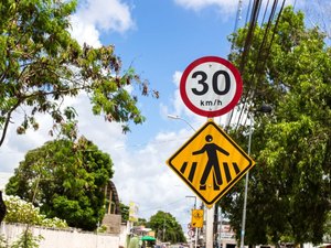 SMTT alerta a condutores para redobrar a atenção e evitar acidentes de trânsito