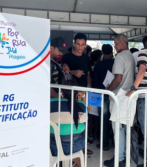 Instituto de Identificação atende população em situação de rua no Centro de Maceió