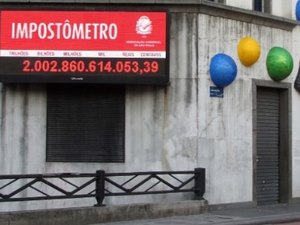  Impostos pagos pelos brasileiros batem R$ 2 tri pelo 2º ano