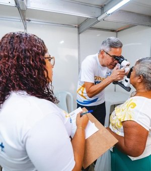 Olhar da Gente realiza triagens para cirurgias de catarata na comunidade Grota do Cigano