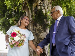 Idosa encontra o 'amor da sua vida' aos 69 anos e história viraliza nas redes sociais