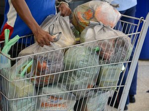 Plástico nos oceanos pode chegar a 600 milhões de toneladas em 2040