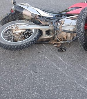 Homem fica ferido ao sofrer queda de moto na AL-105 em São Luís do Quitunde