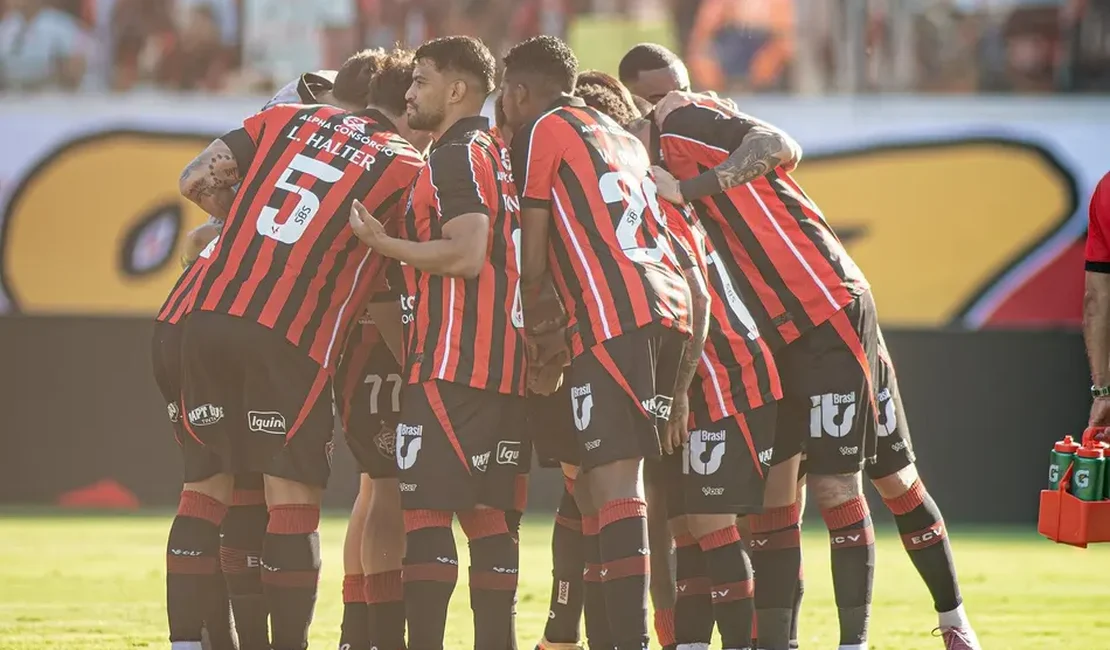 Vitória vê risco de rebaixamento aumentar depois de Santos x Palmeiras