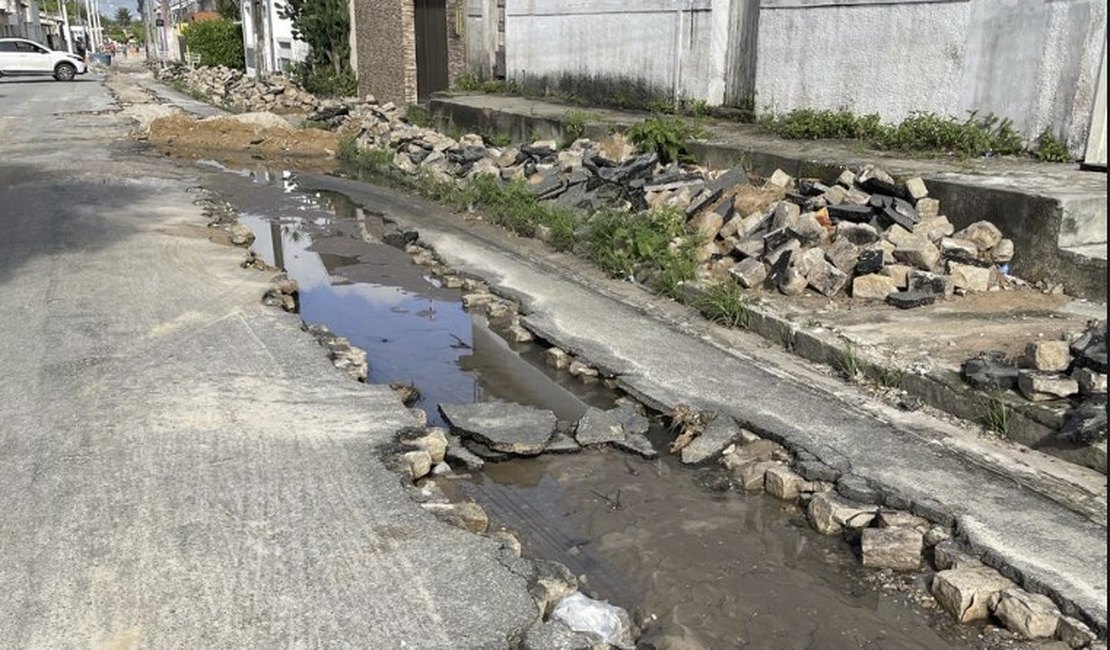 Sem resolver problemas da água, Águas do Sertão recorre à Justiça para iniciar obras de esgoto em Penedo