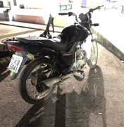 Menores são apreendidos com moto roubada em Arapiraca