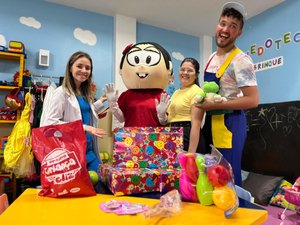 Brinquedoteca realiza doação para o setor infantil da Área Lilás do Hospital de Emergência