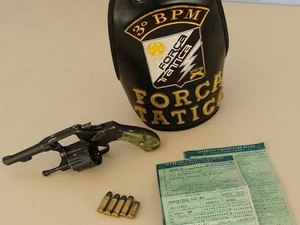 3º BPM apreende arma de fogo e motocicleta roubada