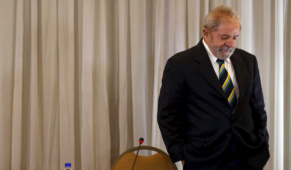  A encruzilhada de Lula no caminho até a prisão em Curitiba