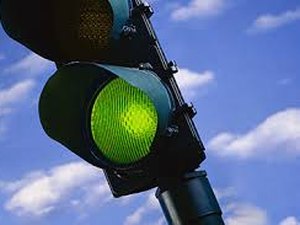 População reclama de semáforo na Avenida Comendador Gustavo Paiva