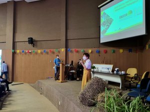 Superintendente da Emater dá palestra sobre ATER digital e participativa em evento universitário