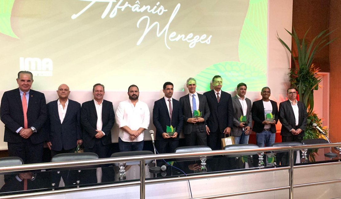 IMA reconhece ações positivas ao meio ambiente com entrega de troféu