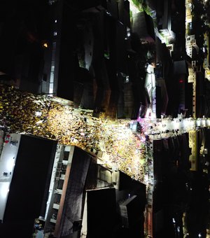 Cícero Cavalcante comanda multidão e faz história no maior bloco da Região Norte de AL