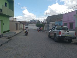 Menores rendem funcionários e assaltam depósito de gás