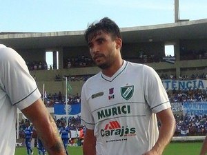 Murici anuncia a contratação do meia Paulo Victor