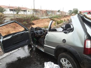 Colisão envolvendo caminhão e Fiat Uno  na AL 220 deixa ferido em estado grave 