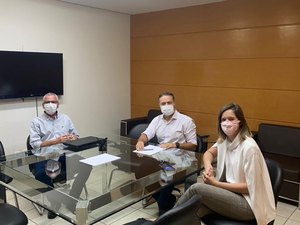 Cibele Moura se reúne com o governador e pede investimento em rodovia de Chã Preta