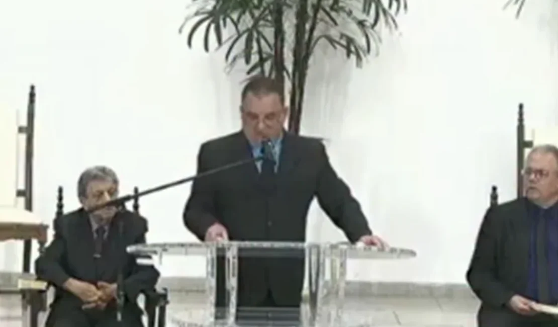 Vídeo de pastor admitindo ‘surra’ no filho de 10 anos viraliza; veja