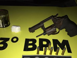 Homem é preso com arma, munição e droga na zona rural de Taquarana