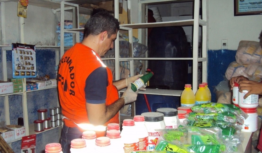 Fiscalização apreende mais de 370 litros de agrotóxicos