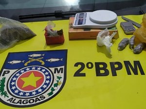 Jovem tenta fugir de policiais e acaba preso com drogas em União dos Palmares
