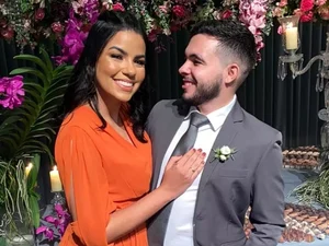 Conheça o casal que viralizou ao mostrar rotina do 'namoro de corte': 'Sem beijos e carícias'