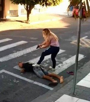 Policial que reagiu a assalto em frente a escola se filia ao PR para ser candidata