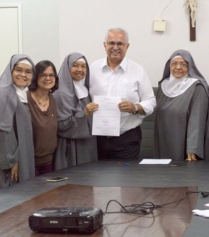 Prefeitura sanciona lei que torna de utilidade pública Mosteiro de Arapiraca