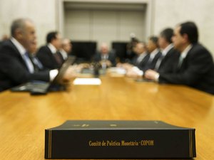 Cenário incerto faz crescer aposta na alta da taxa Selic