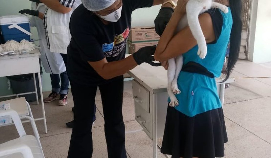 Segunda etapa da vacinação contra raiva imuniza cães e gatos no próximo sábado (31)