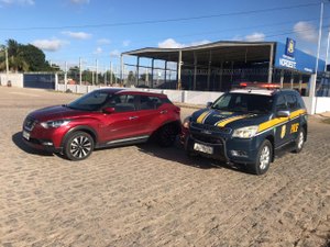 PRF recupera veículos roubados e prende suspeitos de receptação