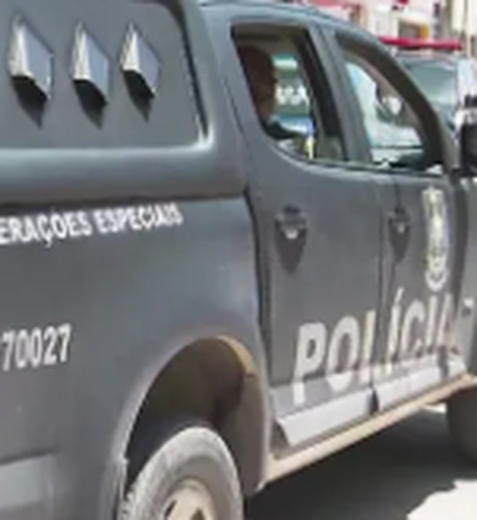 Suspeito é preso com duas espingardas, cocaína e Rohypnol na Santa Lúcia