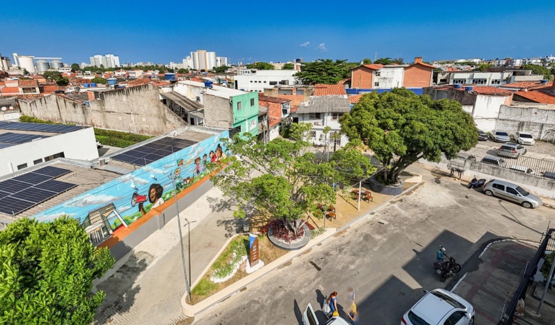Praça Recife é revitalizada e se torna novo espaço de convivência no bairro do Poço
