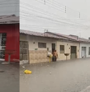 Chuvas intensas atingem São Miguel dos Campos e deixam ruas alagadas