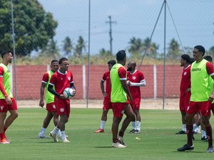 CRB se prepara para jogo no domingo no Estádio Rei Pelé, em Maceió