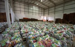 Dezesseis estabelecimentos de Arapiraca, ligados a Associação Brasileira de Bares e Restaurantes, receberam esta semana cestas básicas doadas pelo Governo de Alagoas