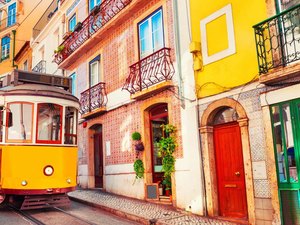 Restrições mais brandas fazem brasileiro preferir Lisboa a Orlando