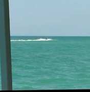 [Vídeo] Marinha apreende jet skis em praia de Maragogi